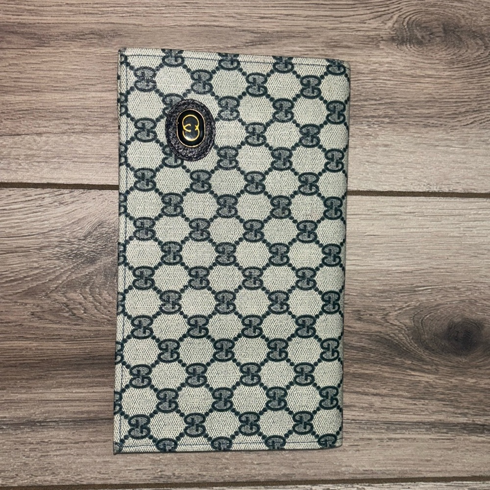Gucci vintage style clutch